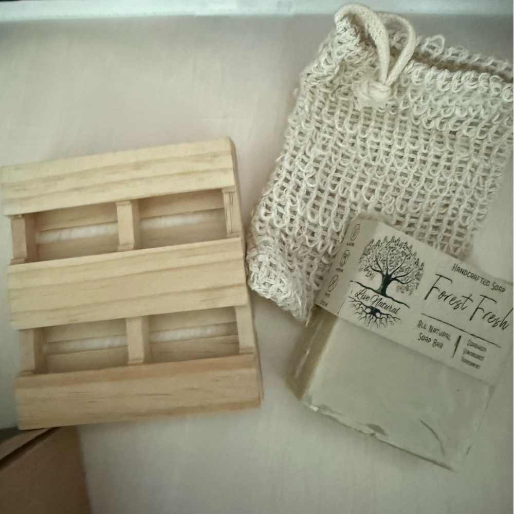 Natural Olive Oil Soap with Wooden Soap Dish with Soap Saver Bag